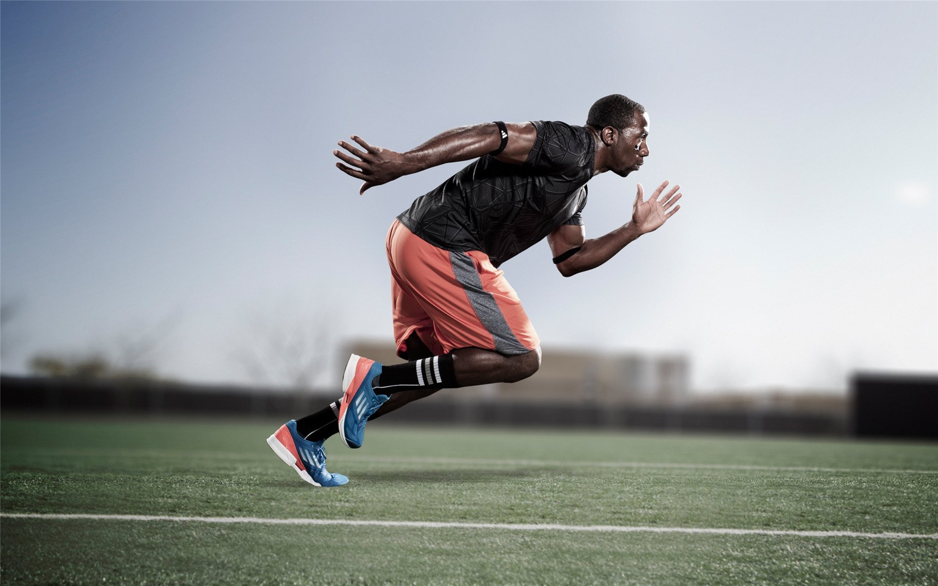 阿扎伦卡重返赛场，重返赛场首场状态出色，篮网观众沸腾！观众掌声雷动