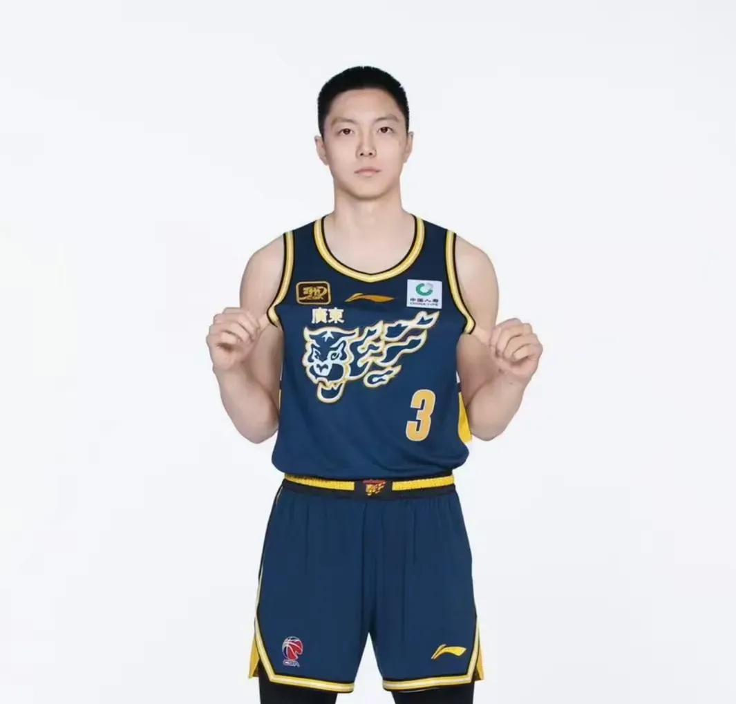 开云官网-分区决赛四强战爆出冷门！利雅得新月血战广东男篮，争冠形势突变的简单介绍