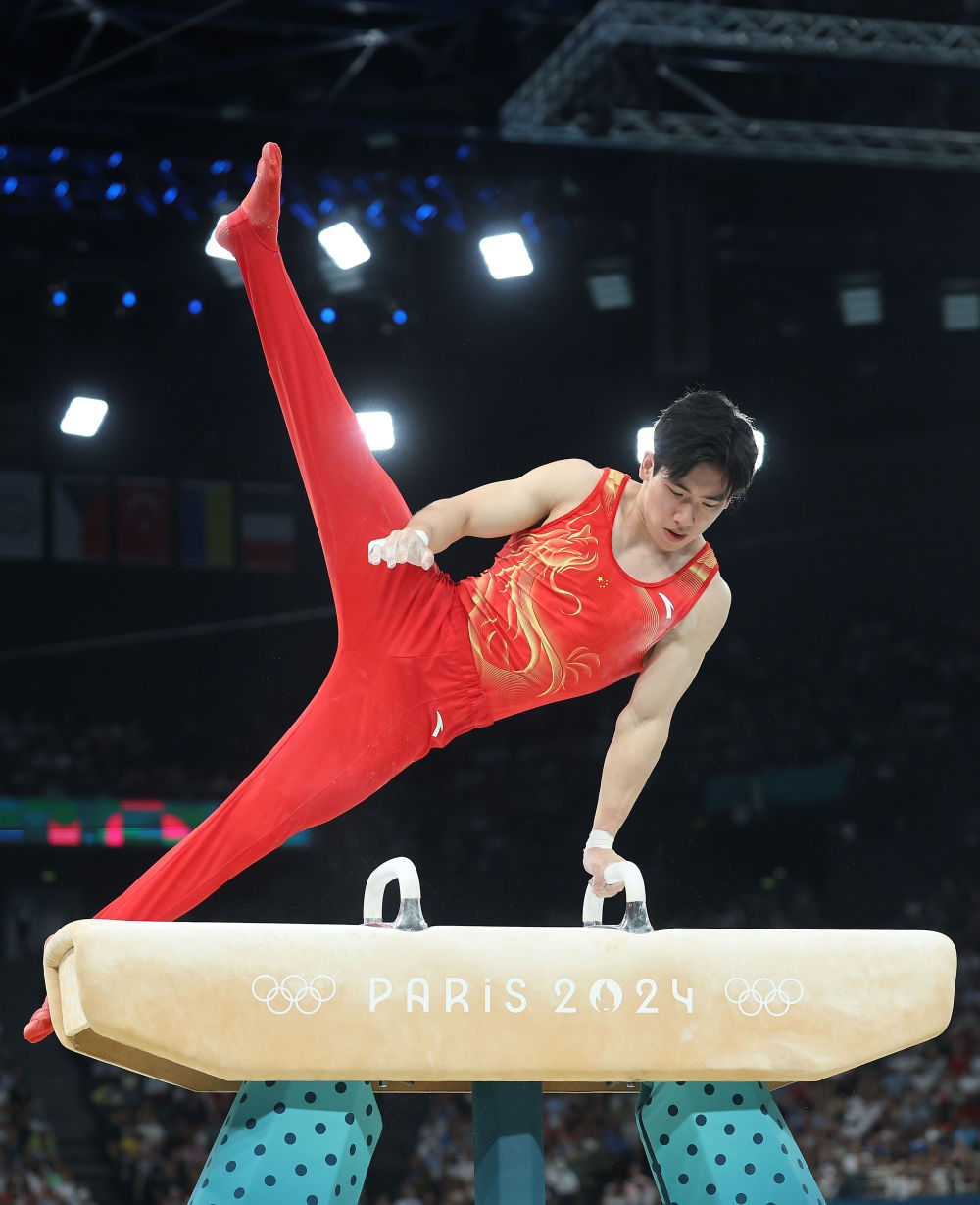 世锦赛次回合激情夜！肖若腾里突外投，洛杉矶湖人横扫费内巴切的简单介绍